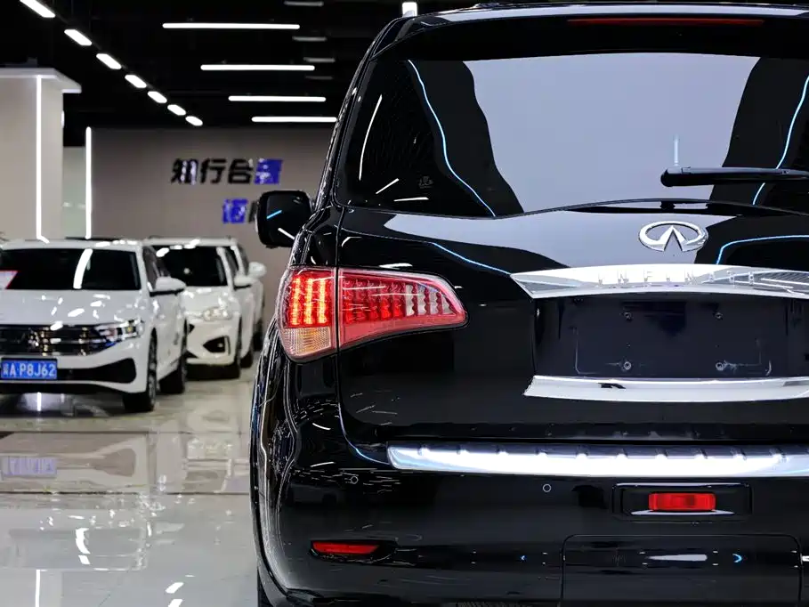 Infiniti QX80 2017 — фото 7