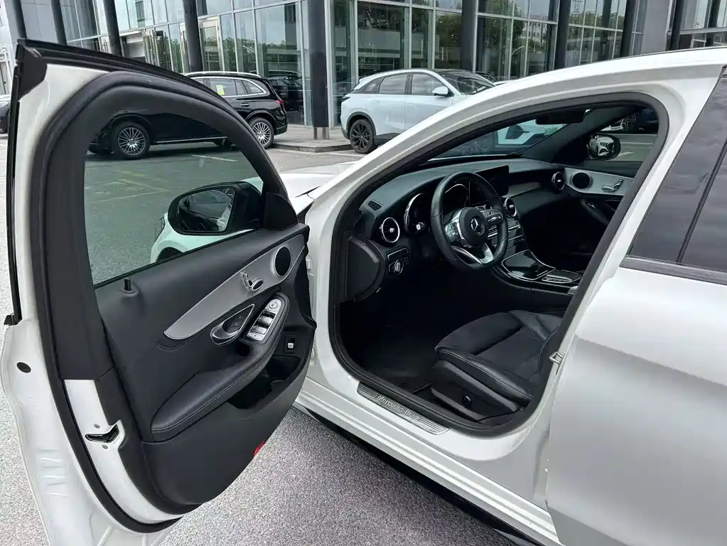 Mercedes-Benz C-Class 2018 — фото 11
