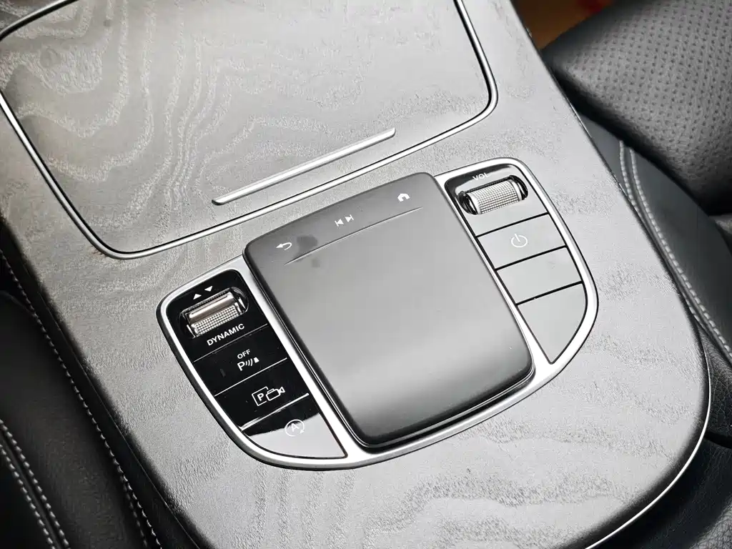 Mercedes-Benz E-Class 2022 — фото 17