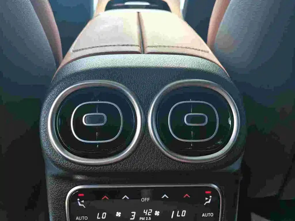 Mercedes-Benz GLC 2025 — фото 14