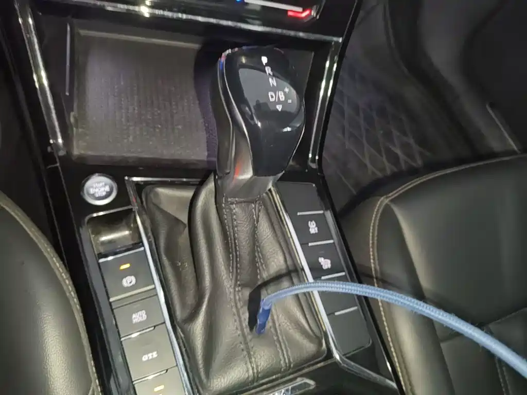 Volkswagen Passat PHEV 2020 — фото 14