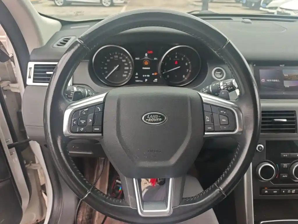 Land Rover Discovery Sport 2017 — фото 11