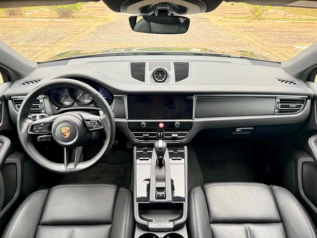Porsche Macan 2023 — фото 7