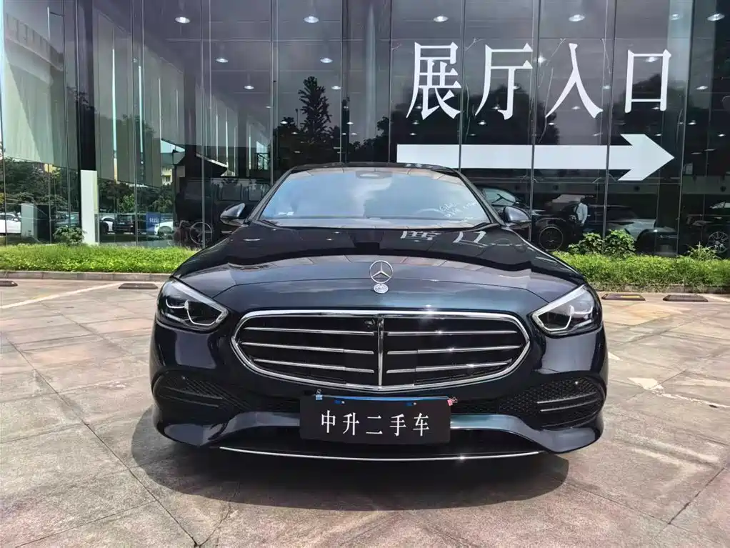 Mercedes-Benz C-Class 2024