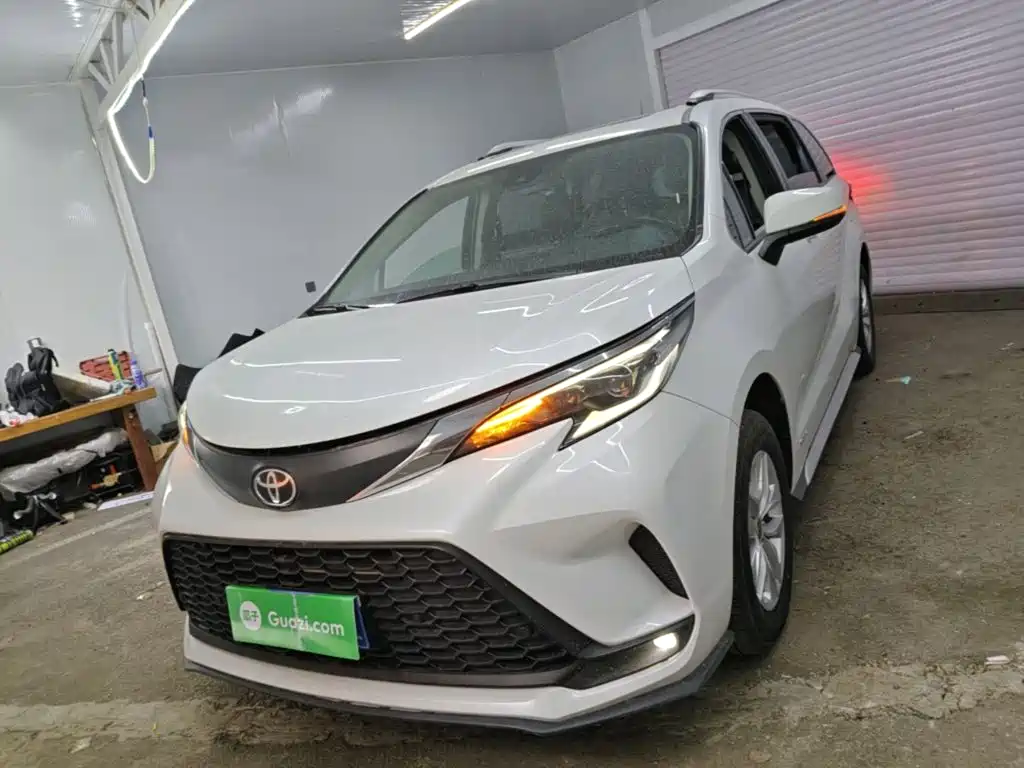 Toyota Granvia 2024