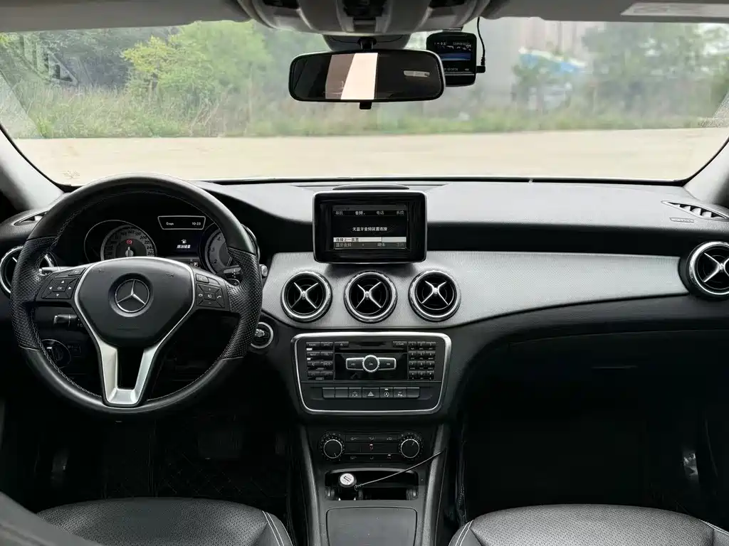 Mercedes-Benz GLA 2015