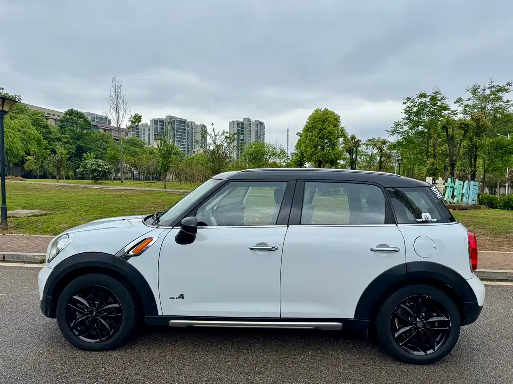MINI Countryman 2015 — фото 12