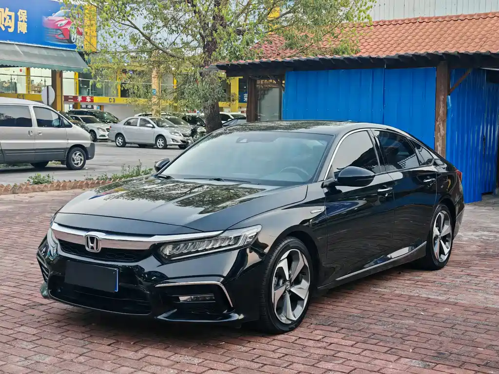 Honda Inspire 2021 — фото 1
