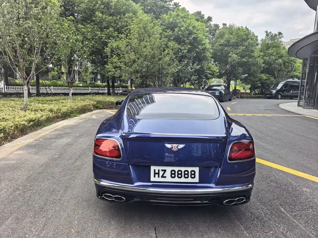Bentley Continental 2018 — фото 16