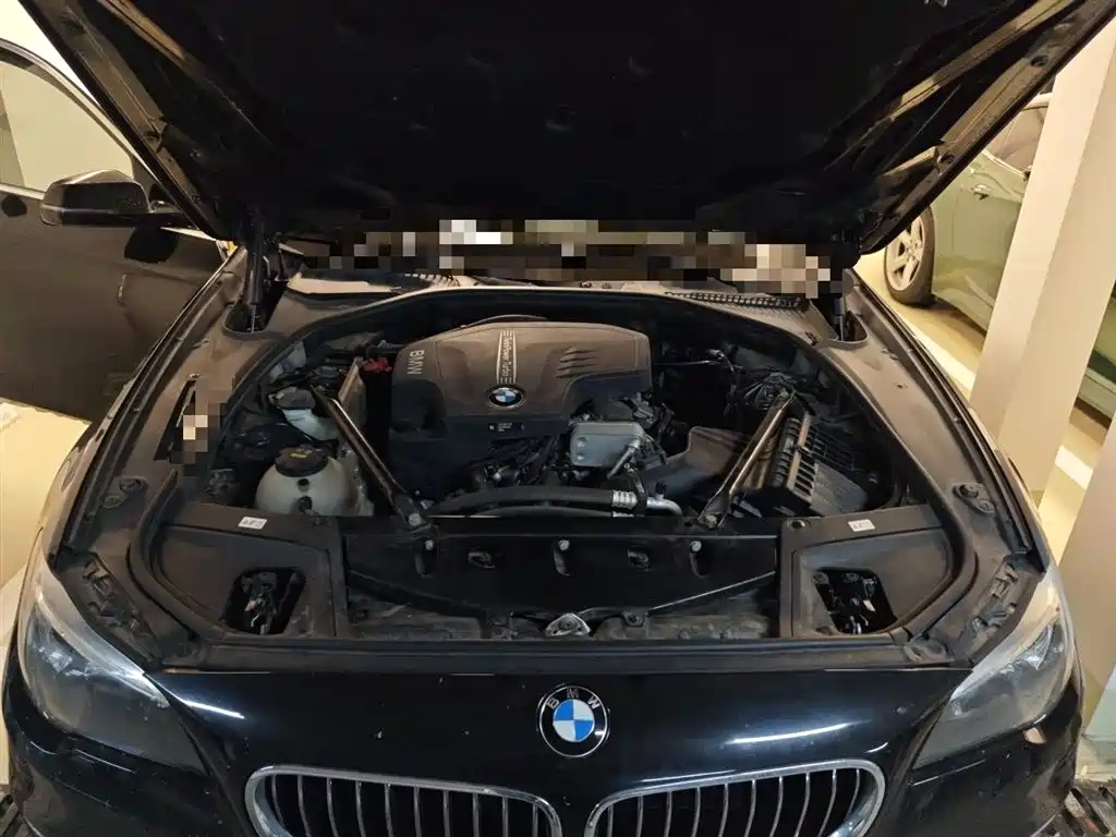 BMW 5 Series 2017 — фото 21