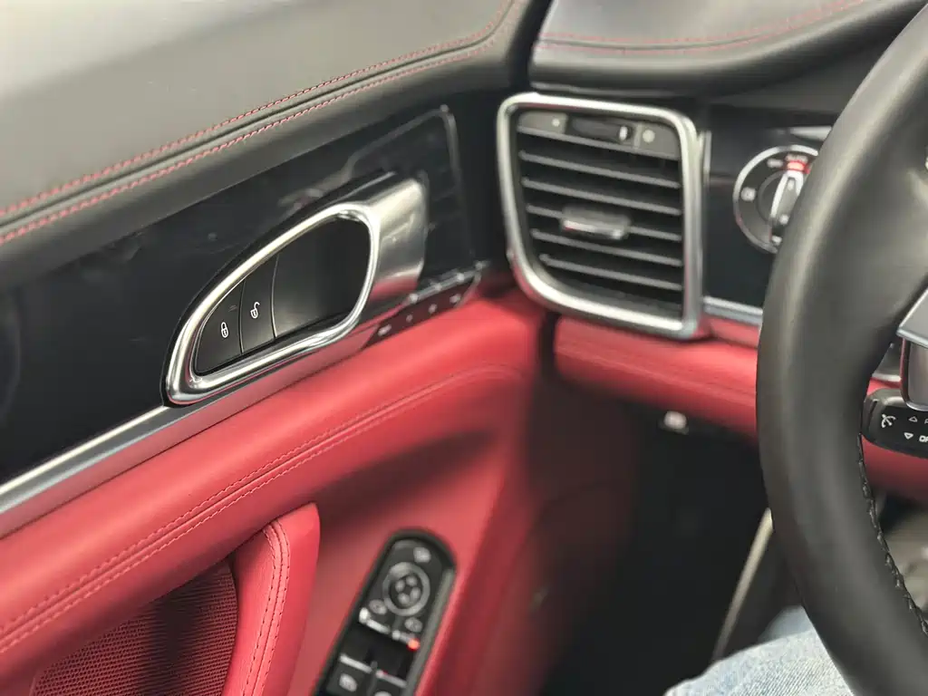 Porsche Panamera 2016 — фото 32