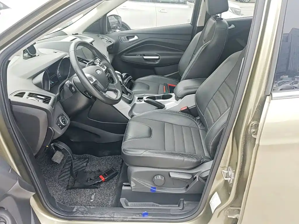 Ford Kuga 2015 — фото 15