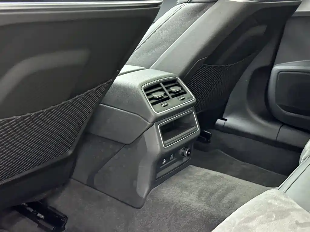 Audi A6L 2023 — фото 19