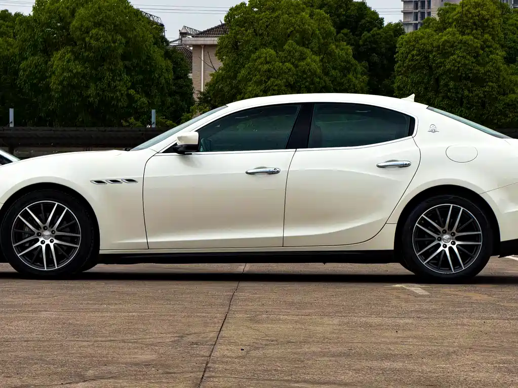 Maserati Ghibli 2014 — фото 15
