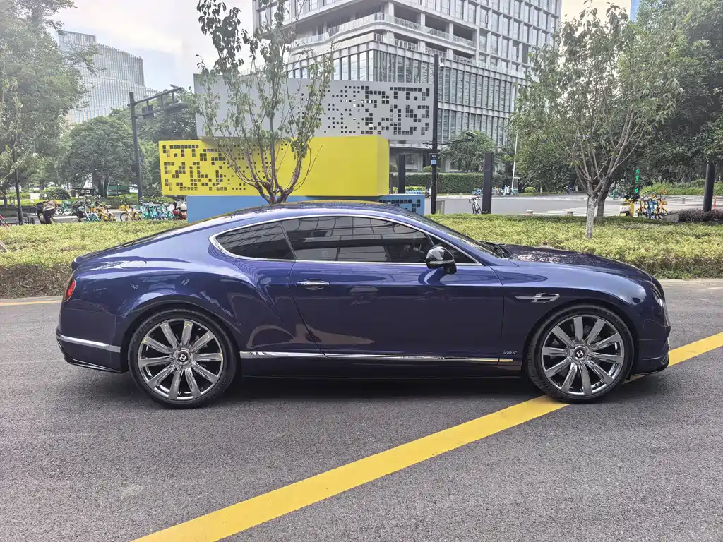 Bentley Continental 2018 — фото 14