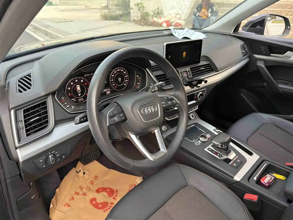 Audi Q5L 2019 — фото 13