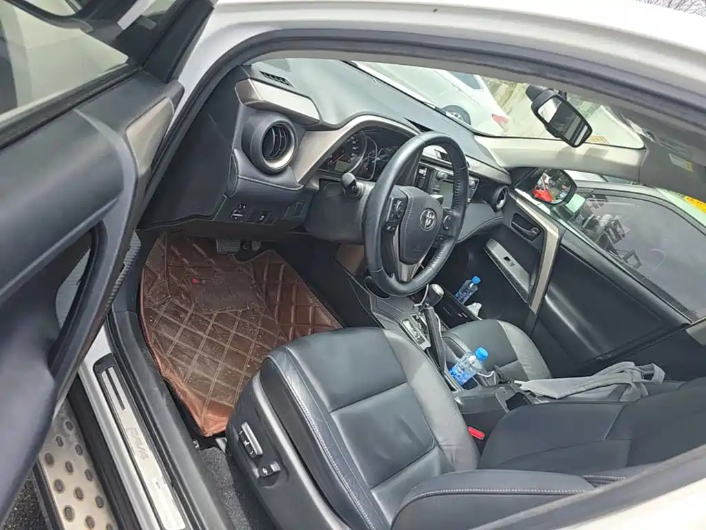 Toyota RAV4 2014 — фото 16