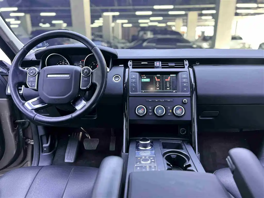 Land Rover Discovery 2017 — фото 15