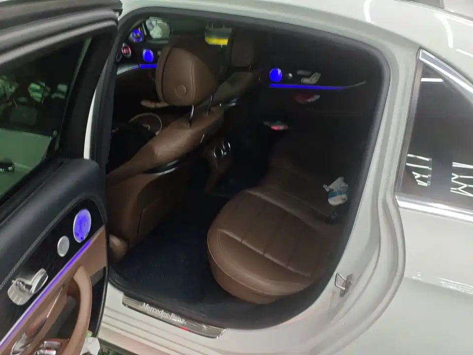 Mercedes-Benz E-Class 2019 — фото 13