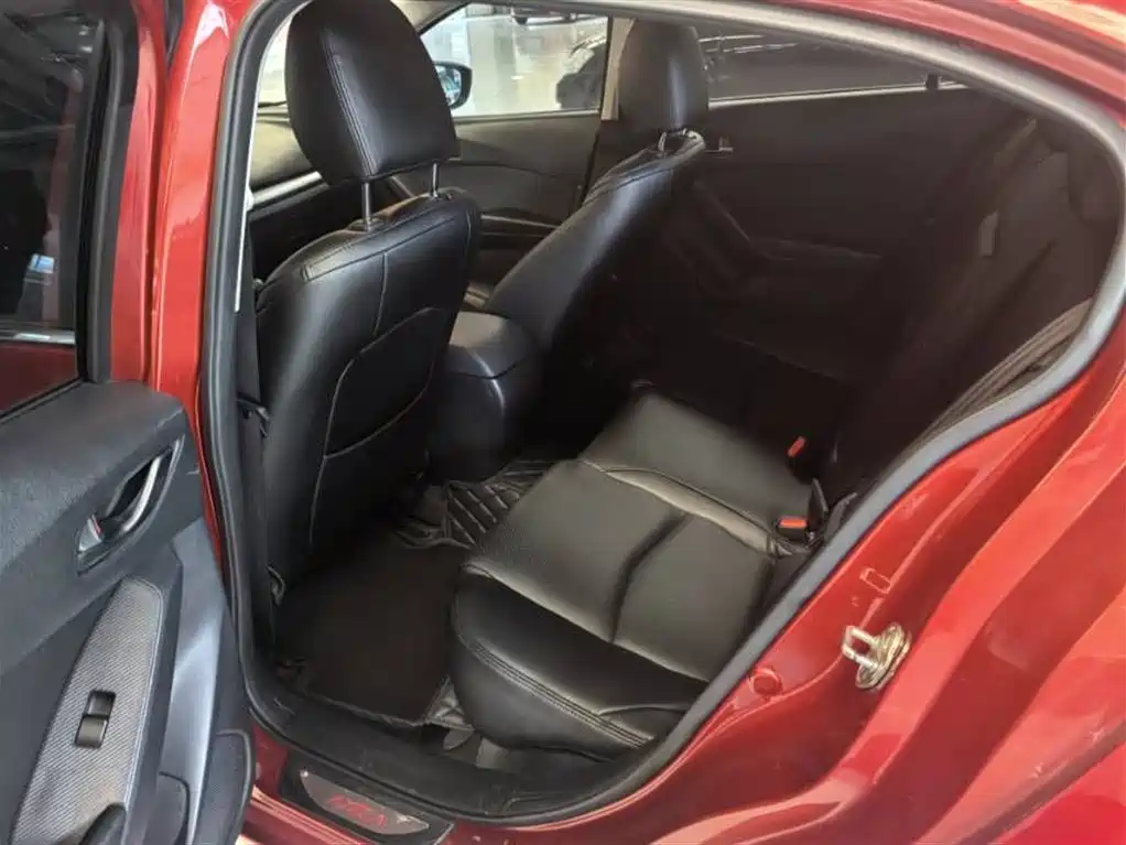 Mazda 3 Axela 2015 — фото 9