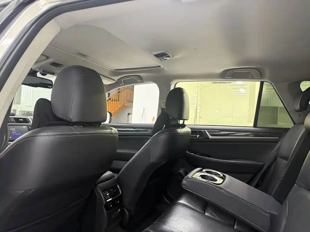 Subaru Outback 2018 — фото 15