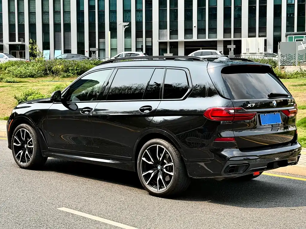 BMW X7 2022 — фото 7