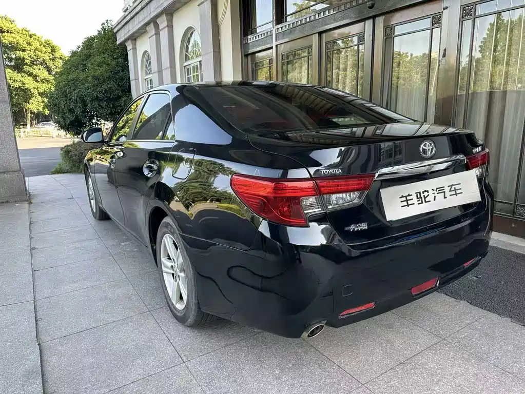 Toyota Reiz 2016