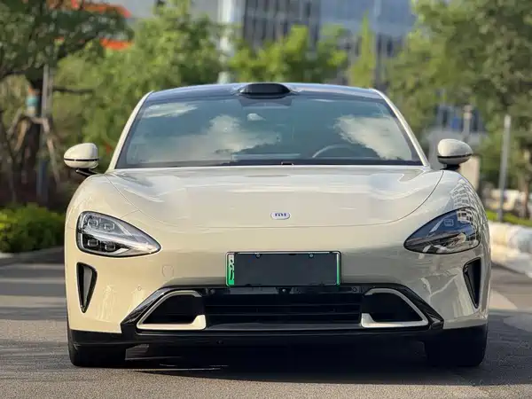 Xiaomi SU7 2025