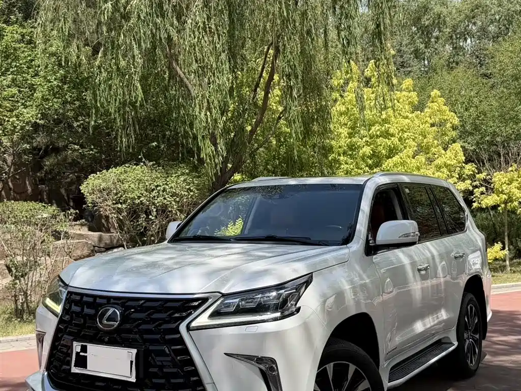 Lexus LX 2016