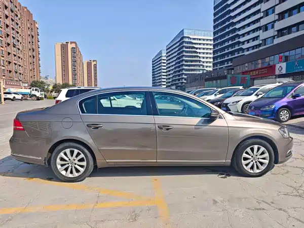 Volkswagen Magotan 2013