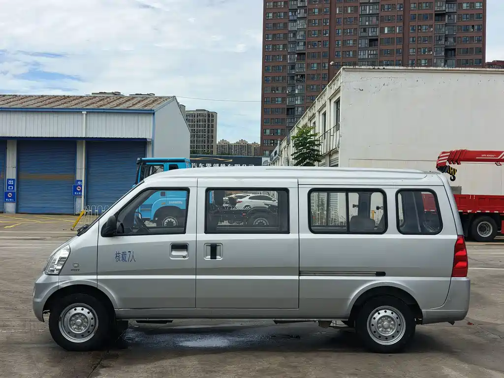 Wuling Rongguang 2019