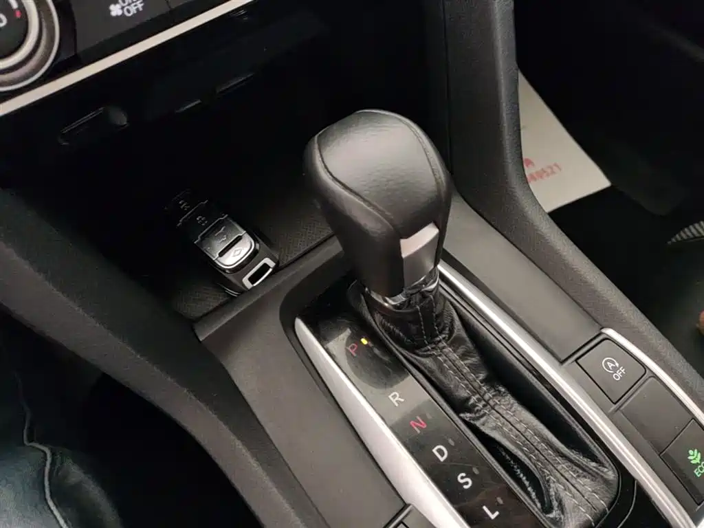 Honda Civic 2020 — фото 14