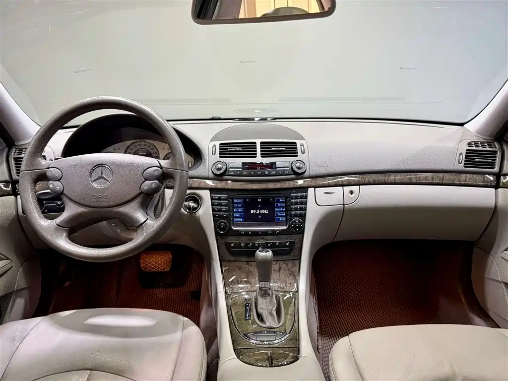 Mercedes-Benz E-Class 2008 — фото 14
