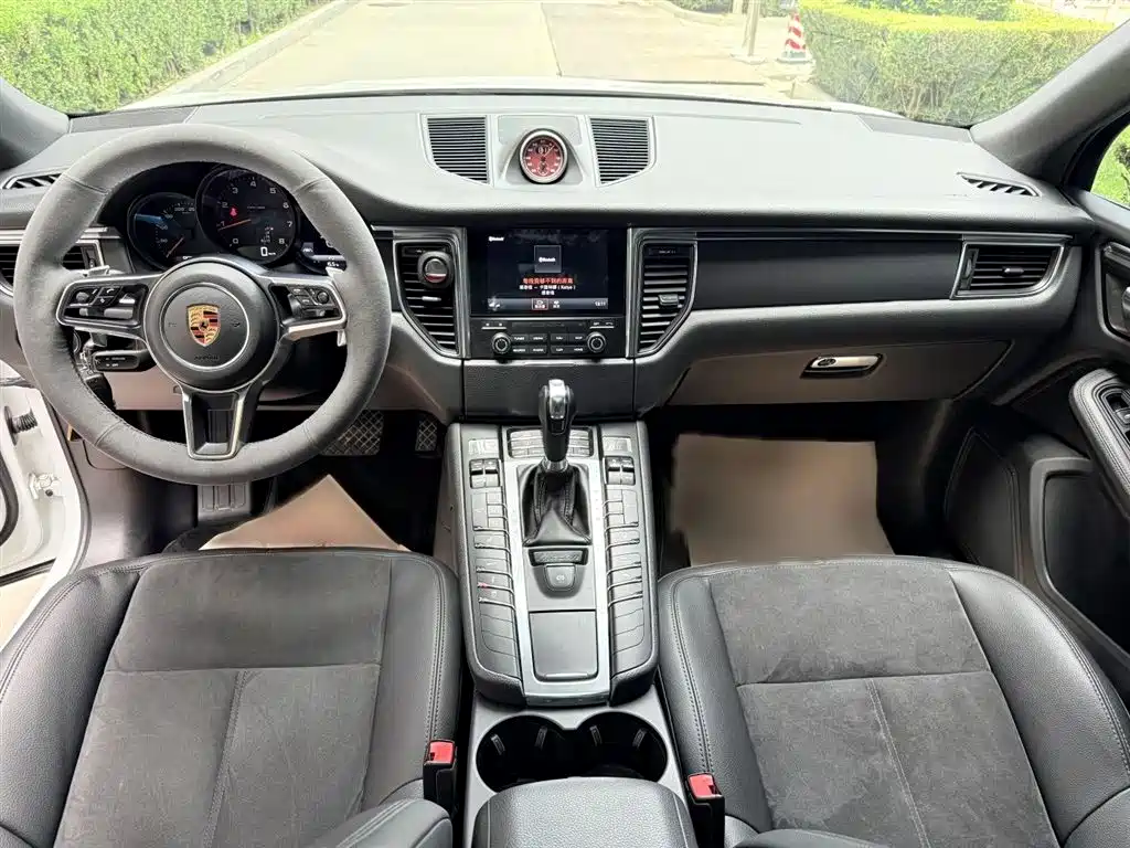 Porsche Macan 2018 — фото 15