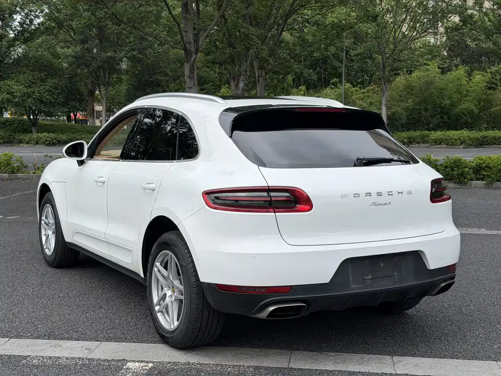 Porsche Macan 2016 — фото 12