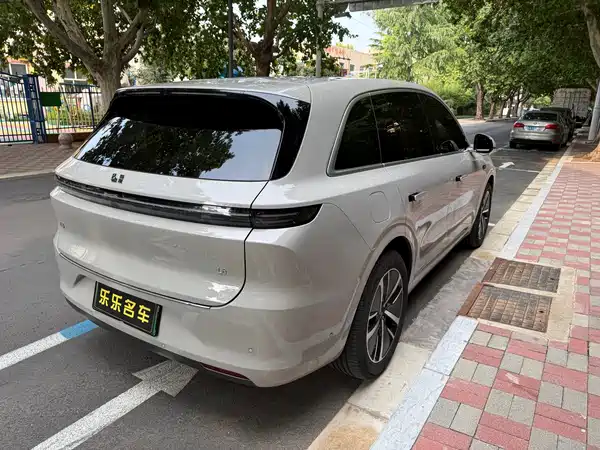 Li Auto L6 2024