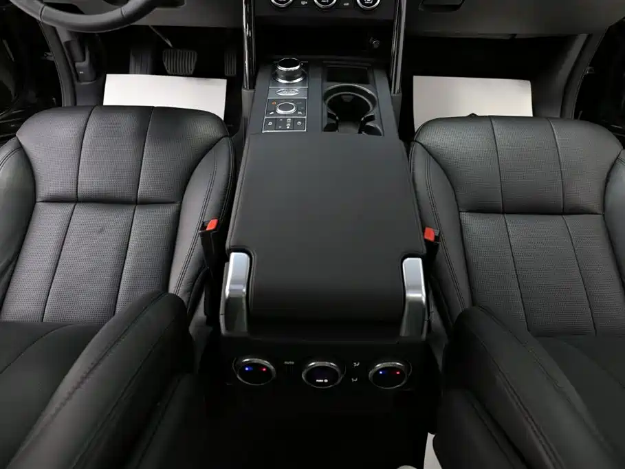 Land Rover Discovery 2020 — фото 11