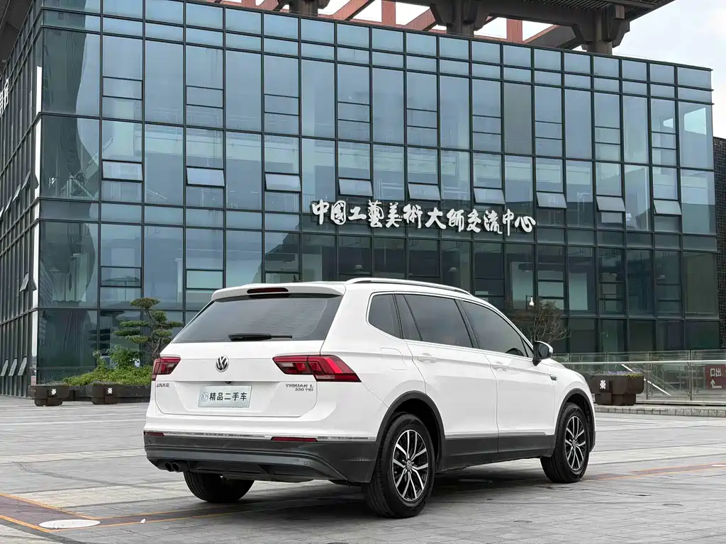 Volkswagen Tiguan L 2017 — фото 9
