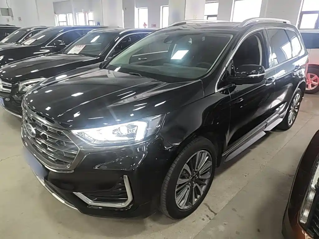 Ford Edge 2022 — фото 1