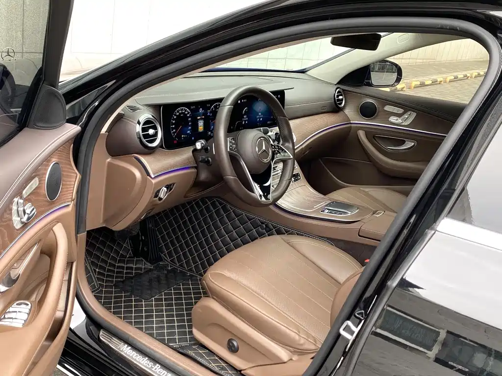 Mercedes-Benz E-Class 2023 — фото 4