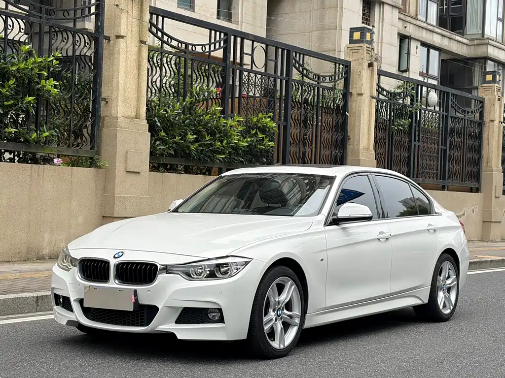 BMW 3 Series 2019 — фото 1