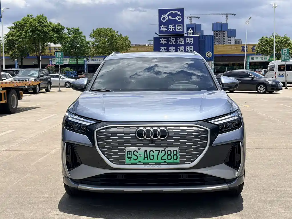 Audi Q4 e-tron 2025