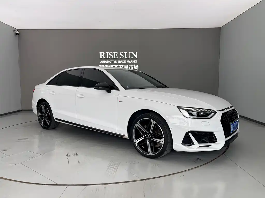 Audi A4L 2023 — фото 3