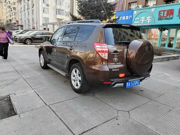Toyota RAV4 2011