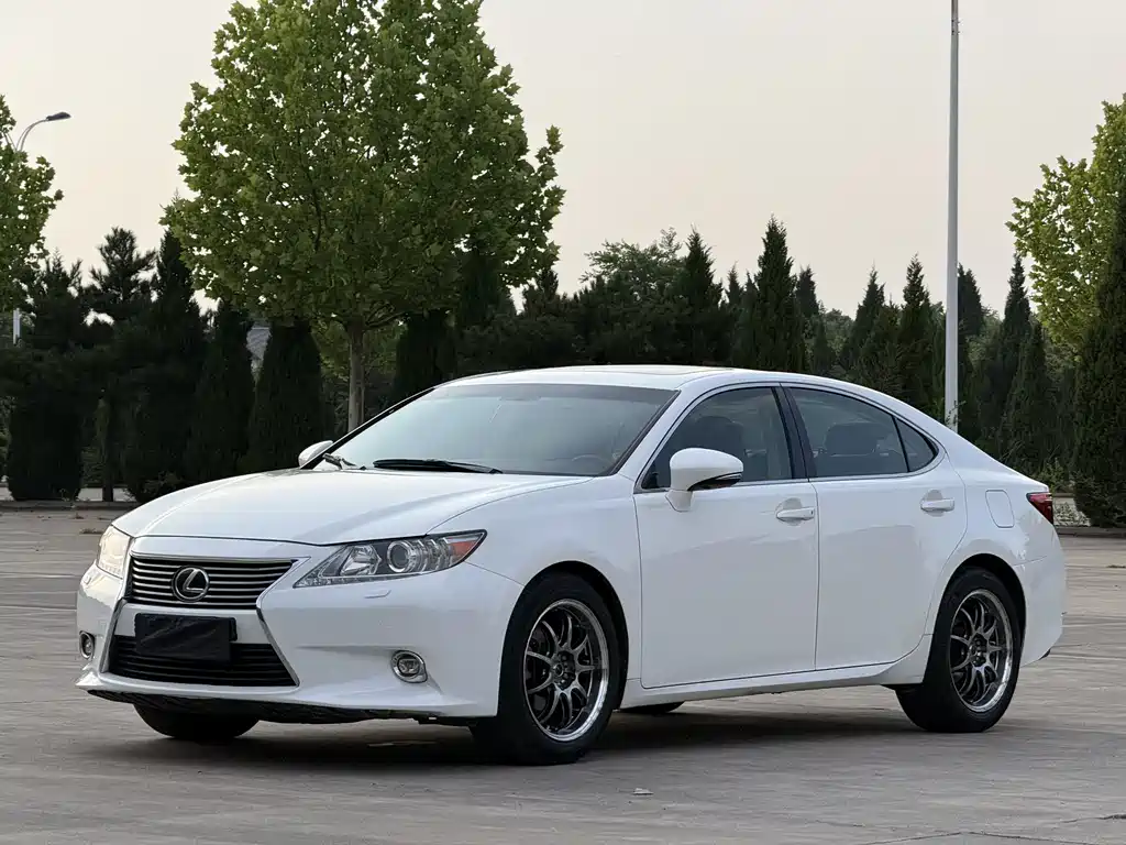 Lexus ES 2015