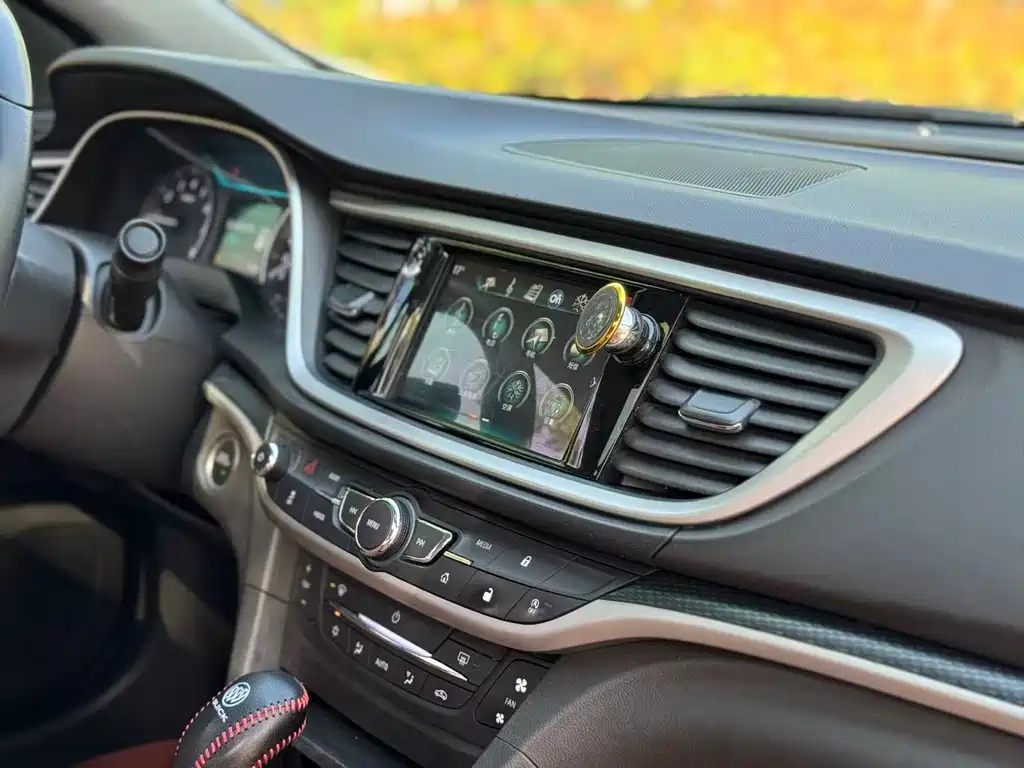 Buick Excelle 2019 — фото 12