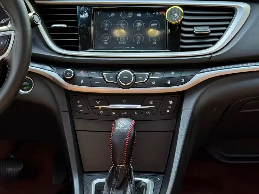 Buick Excelle 2019 — фото 9