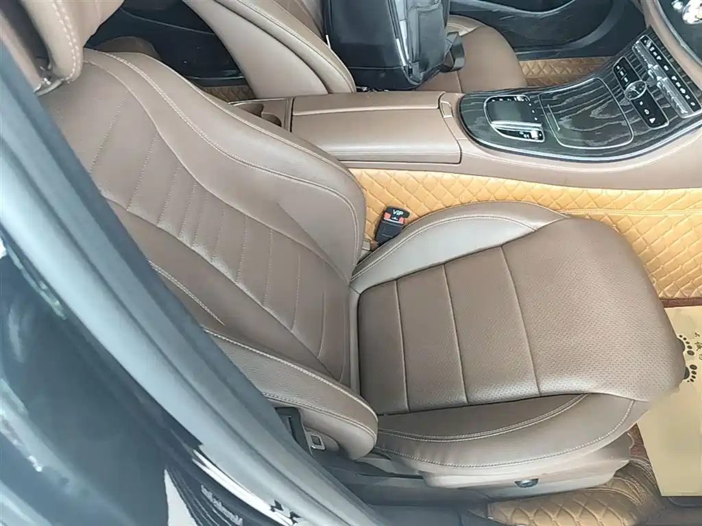 Mercedes-Benz E-Class 2020 — фото 25