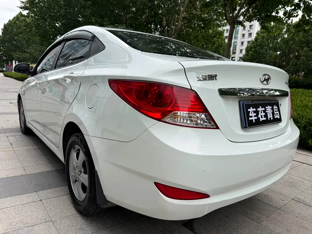 Hyundai Accent 2013 — фото 15