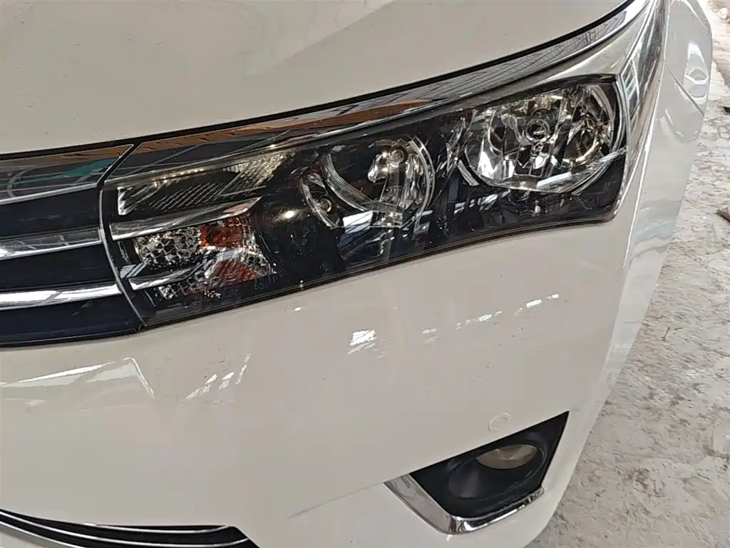Toyota Corolla 2015 — фото 24